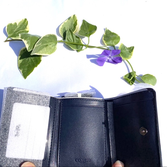 Coach Small Trifold Wallet With Butterfly Applique - Picture 5 of 7